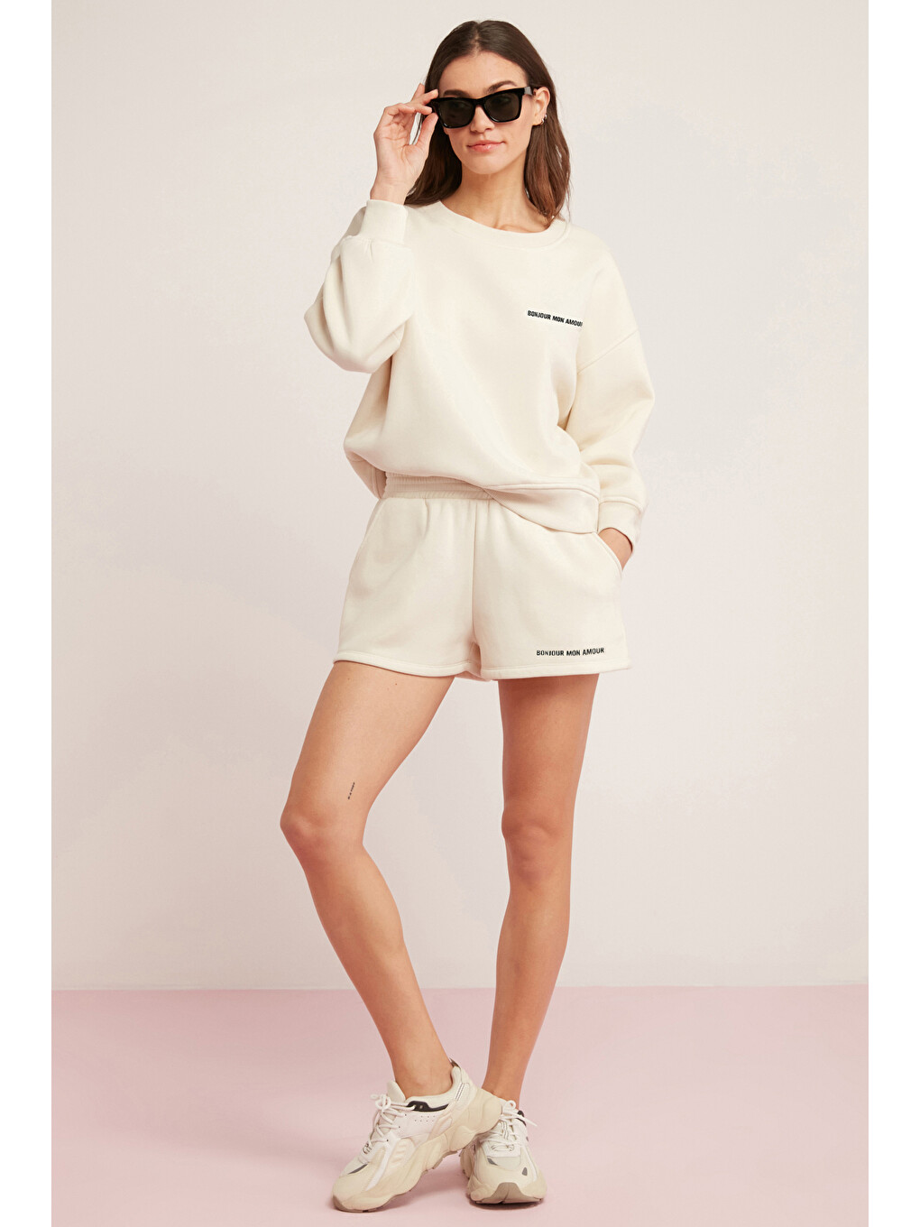Bej Sandra Kadın Pamuklu Içi Polarlı Yumuşacık Göğsü Baskılı Yuvarlak Yaka Comfort Vanilya Sweatshirt-2