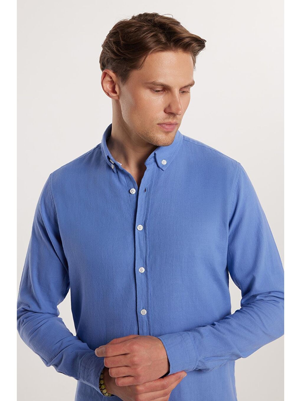 Erkek Slim Fit Dar Kesim %100 Pamuk Keten Doku Düğmeli Yaka Koyu Mavi Gömlek-1