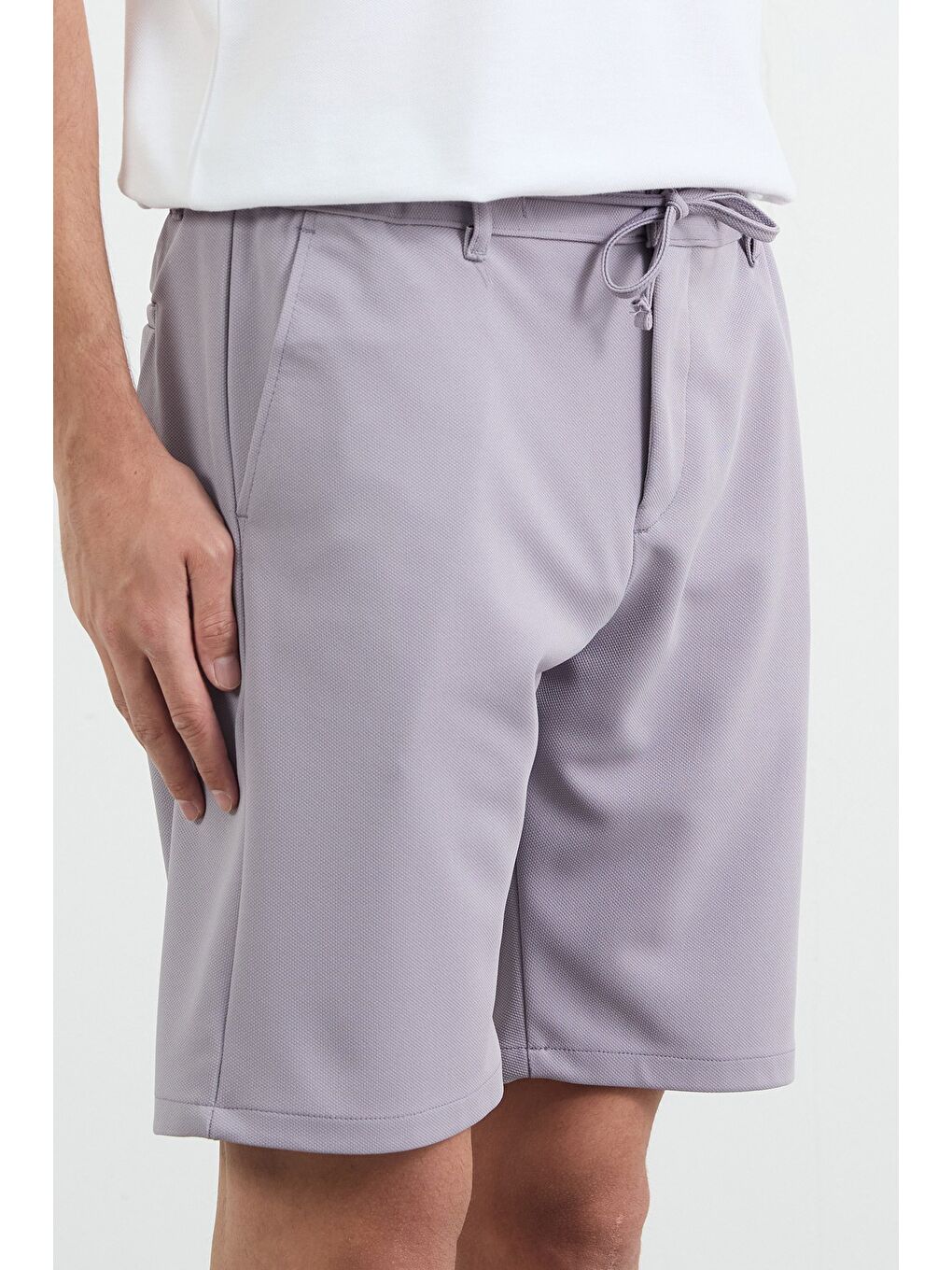 Gri Beli Bağlamalı Cepli Şort-4