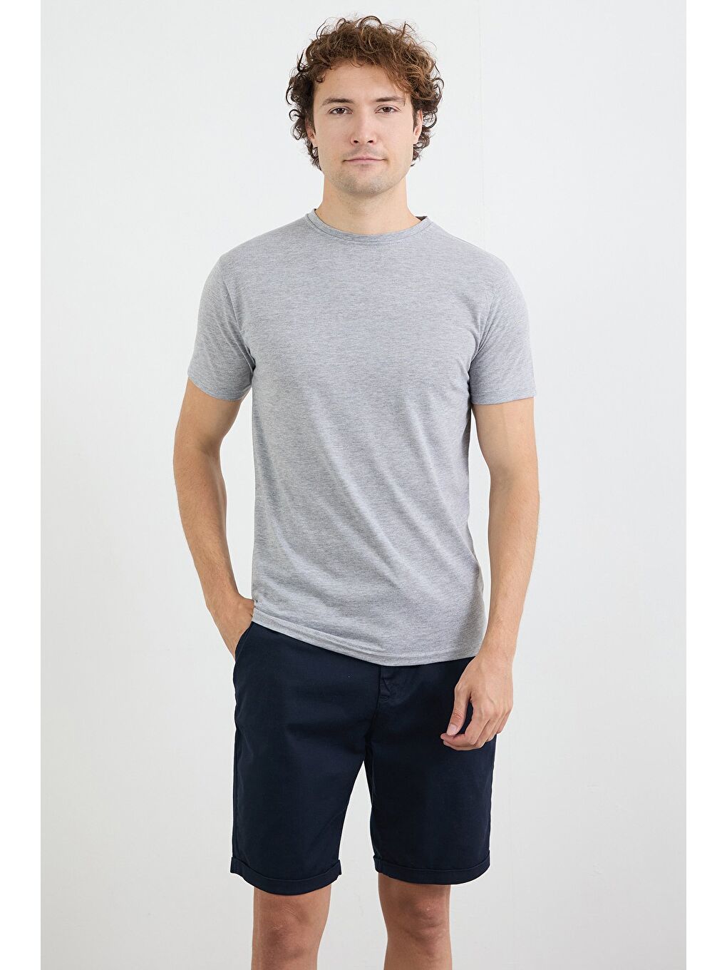 Gri Basic Bisiklet Yaka %100 Pamuk Tişört-1