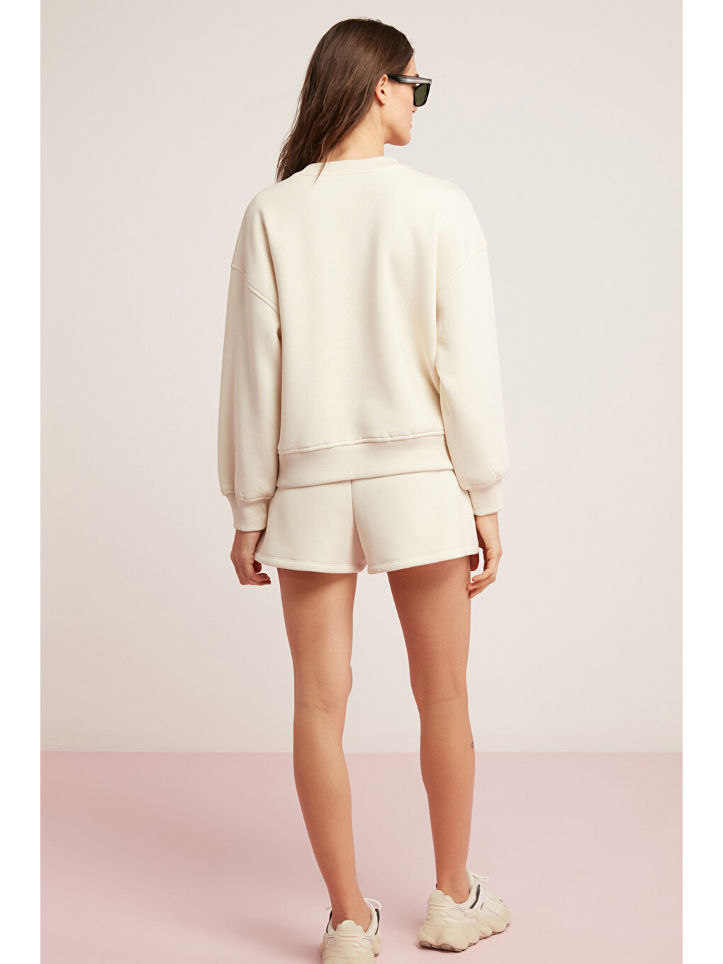 Bej Sandra Kadın Pamuklu Içi Polarlı Yumuşacık Göğsü Baskılı Yuvarlak Yaka Comfort Vanilya Sweatshirt-6