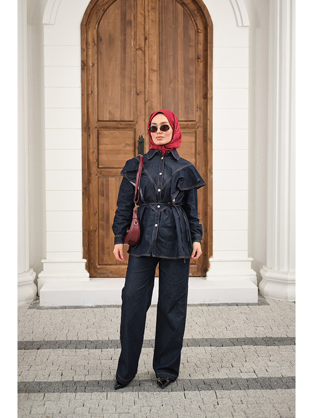 Kadın Süs Dikiş Detaylı Omuzları Fırfırlı Pantolonlu Jean Takım Lacivert-2