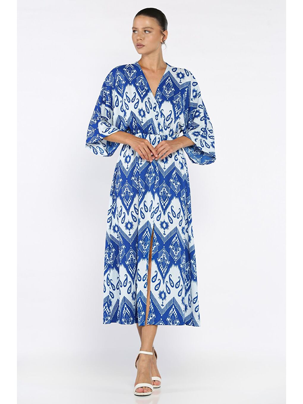 Mavi Kadın Kruvaze Yaka Bel Lastikli Yarasa Kol Yırtmaç Detaylı Desenli Elbise