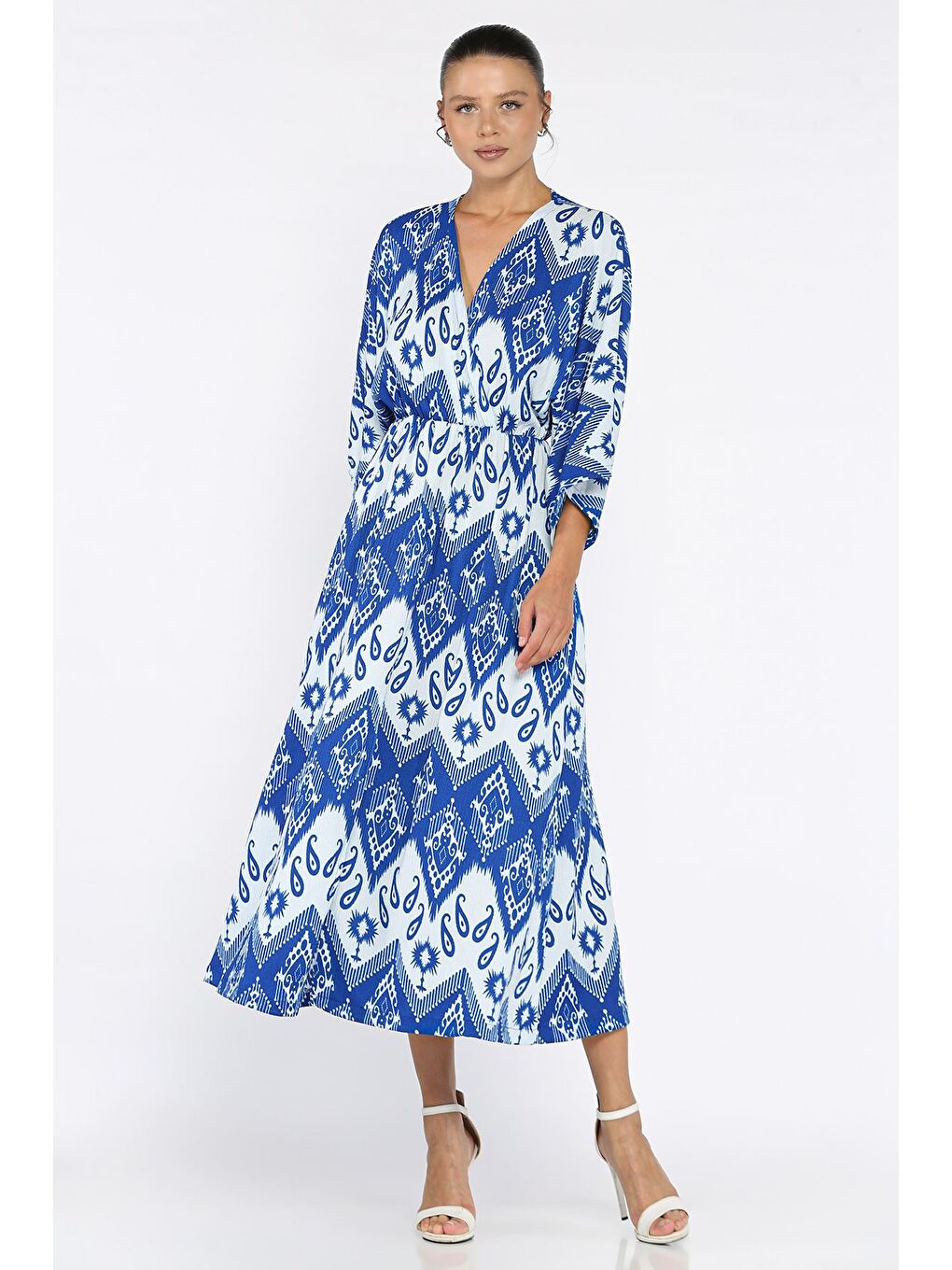 Mavi Kadın Kruvaze Yaka Bel Lastikli Yarasa Kol Yırtmaç Detaylı Desenli Elbise-1