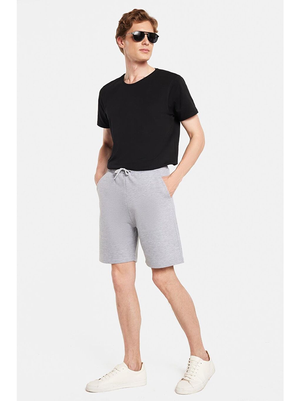 Erkek Relax Fit Rahat Kesim Yandan Cepli Gri Bermuda Şort-2