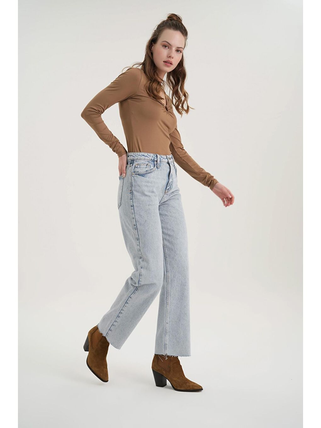 Eliza Açık Mavi Yüksek Bel Paçası Kesikli Straight Cropped Fit Jean Pantolon C 4517-075