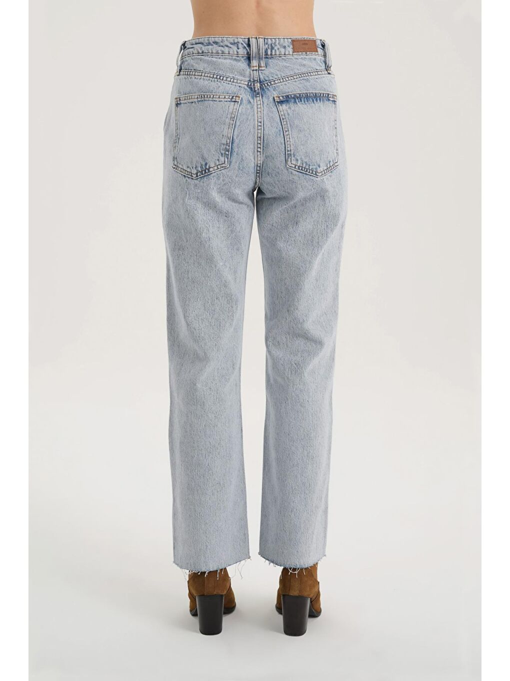 Eliza Açık Mavi Yüksek Bel Paçası Kesikli Straight Cropped Fit Jean Pantolon C 4517-075-3