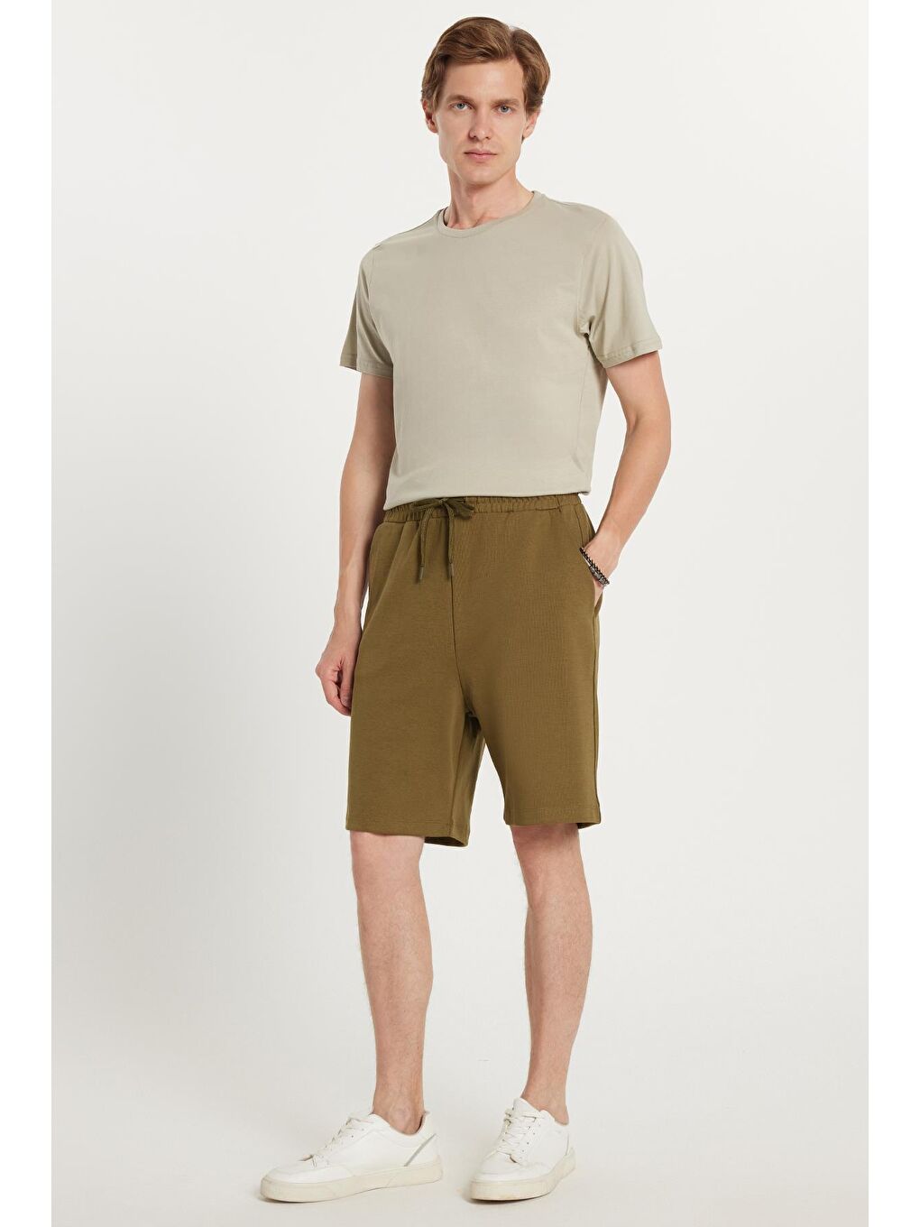 Erkek Relax Fit Rahat Kesim Yandan Cepli Yeşil Bermuda Şort-1