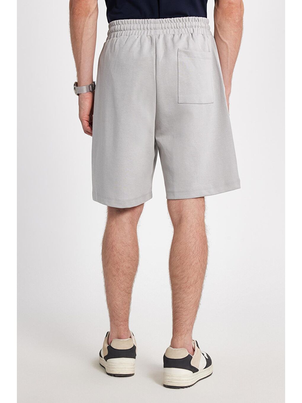 Erkek Relax Fit Rahat Kesim Yandan Cepli Gri Bermuda Şort-4