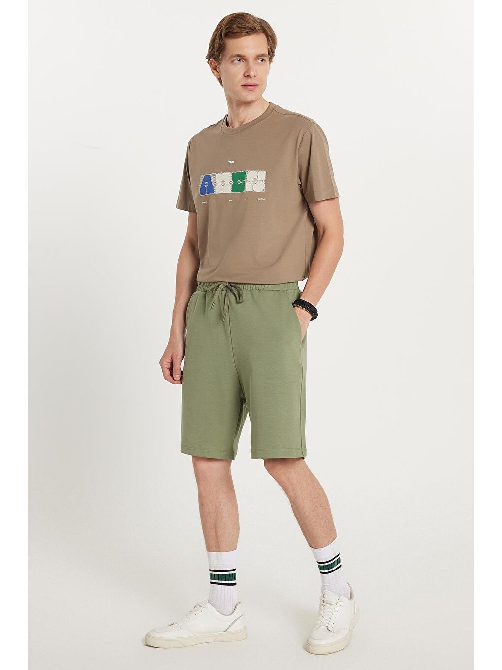 Erkek Relax Fit Rahat Kesim Yandan Cepli Haki Bermuda Şort-1