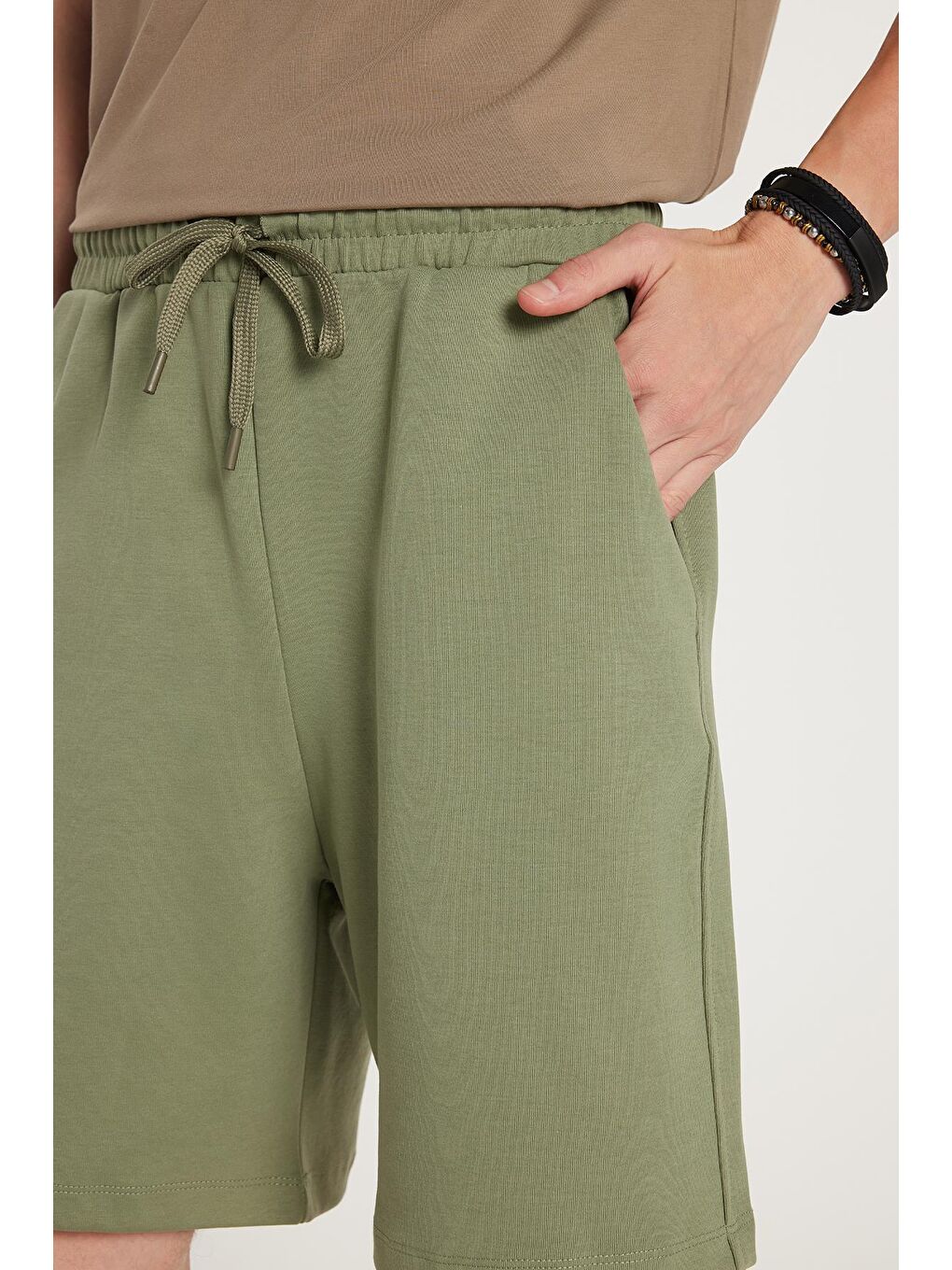 Erkek Relax Fit Rahat Kesim Yandan Cepli Haki Bermuda Şort-2