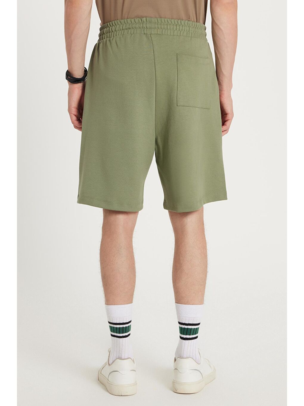 Erkek Relax Fit Rahat Kesim Yandan Cepli Haki Bermuda Şort-4