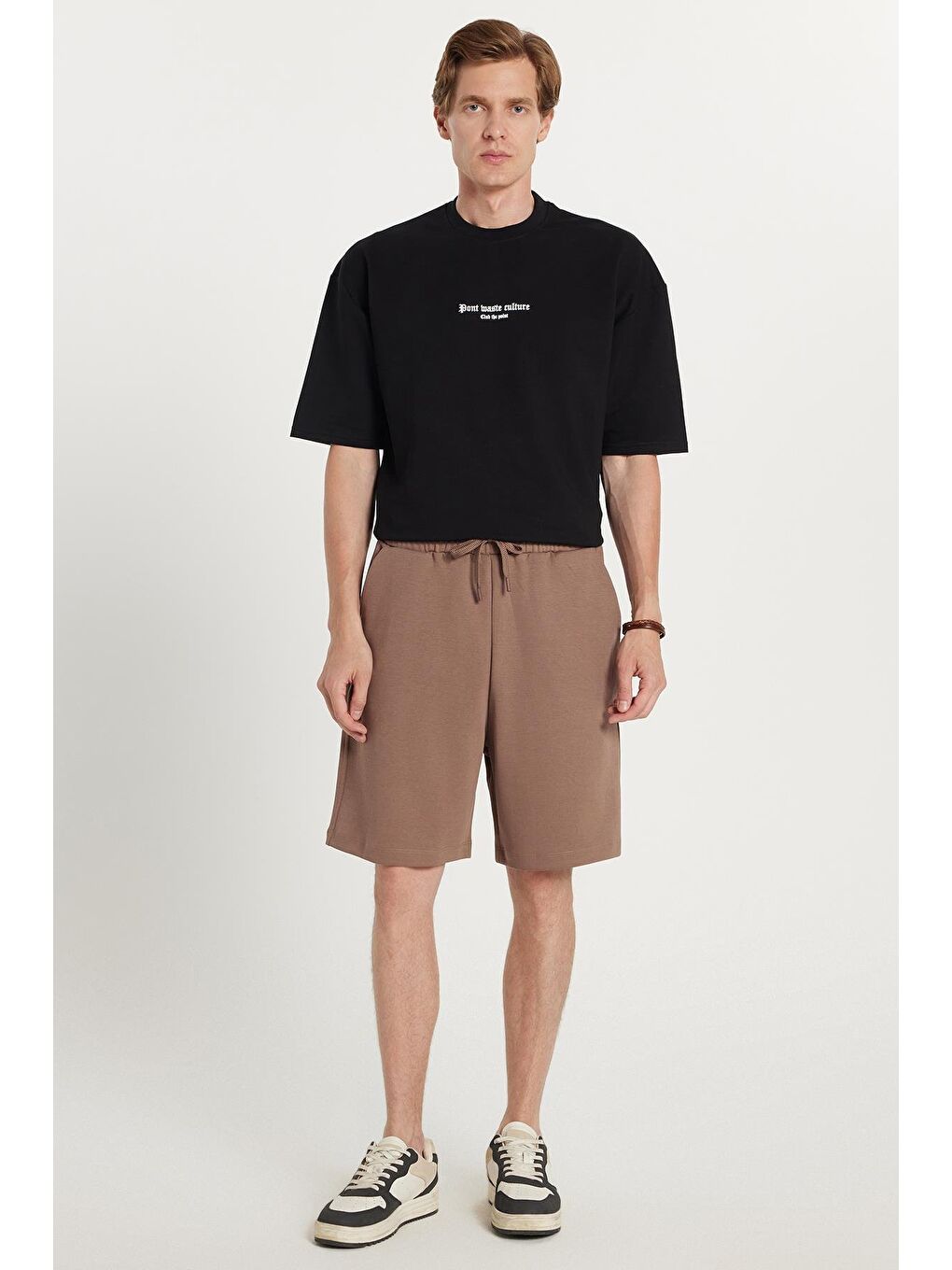 Erkek Relax Fit Rahat Kesim Yandan Cepli Bermuda Kahverengi Şort-1