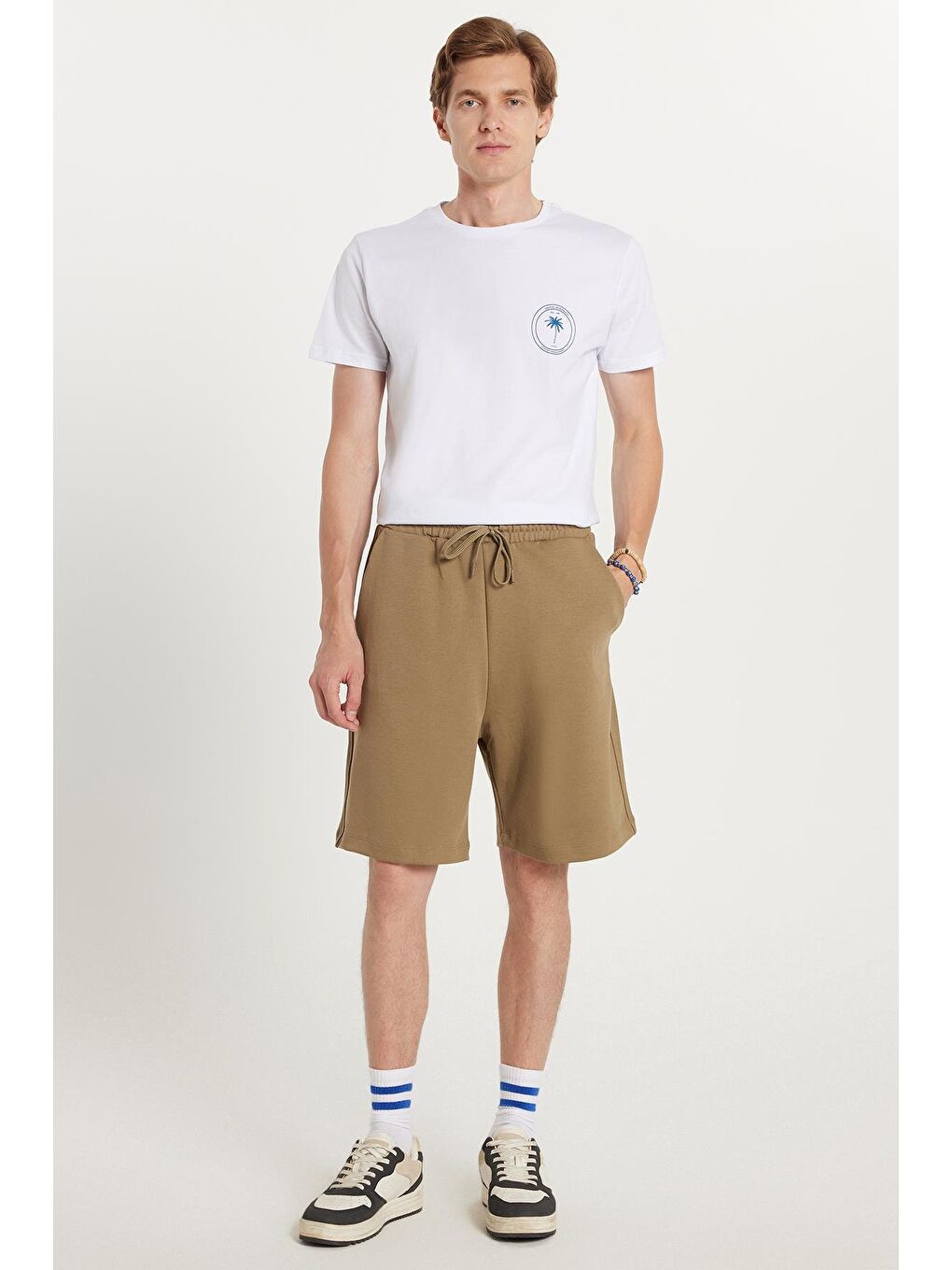 Erkek Relax Fit Rahat Kesim Yandan Cepli Yeşil Bermuda Şort-1