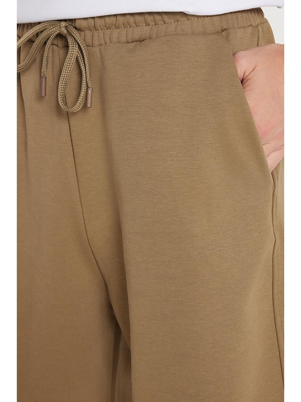 Erkek Relax Fit Rahat Kesim Yandan Cepli Yeşil Bermuda Şort-2