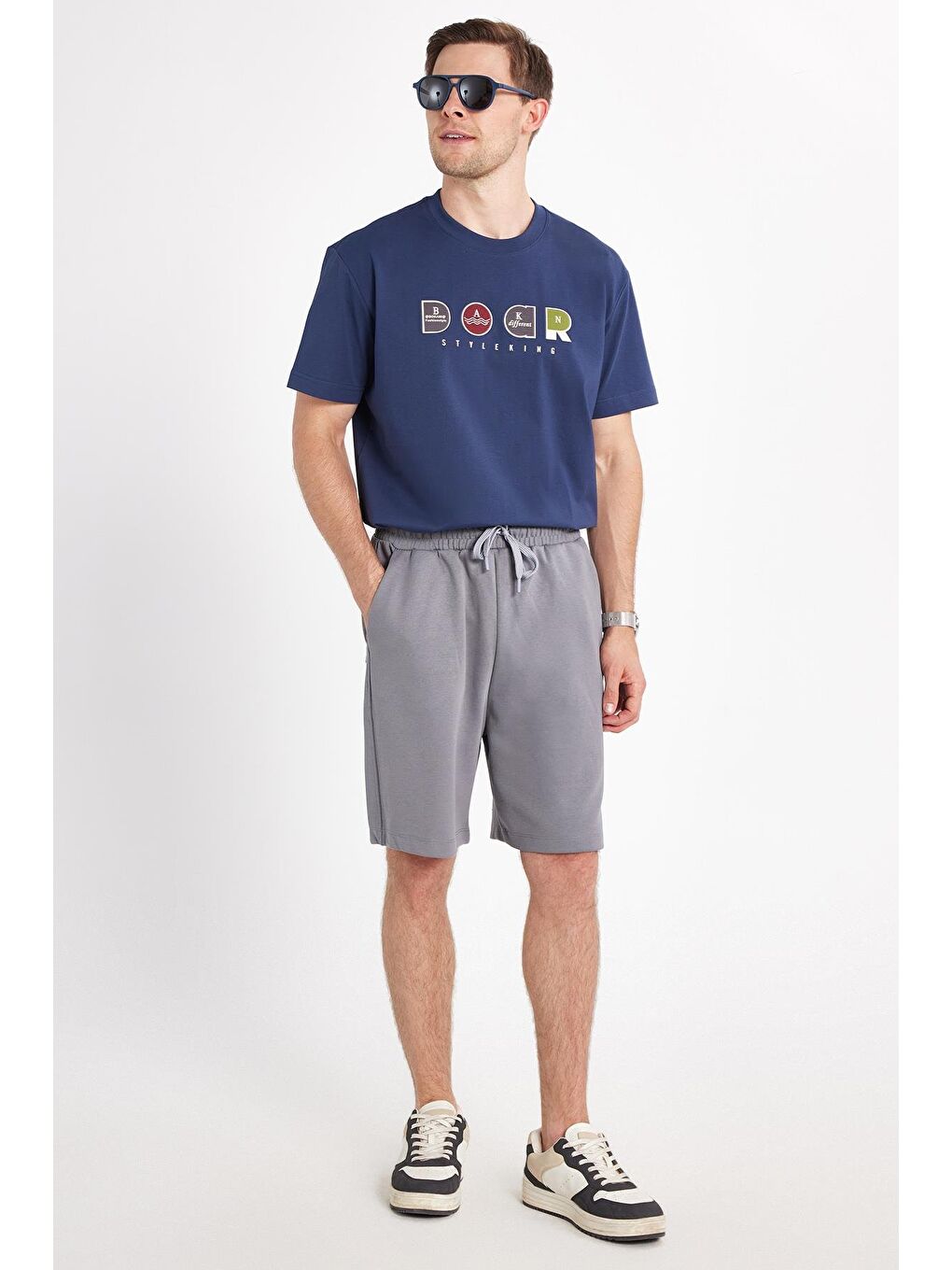 Erkek Relax Fit Rahat Kesim Yandan Cepli Gri Bermuda Şort-1