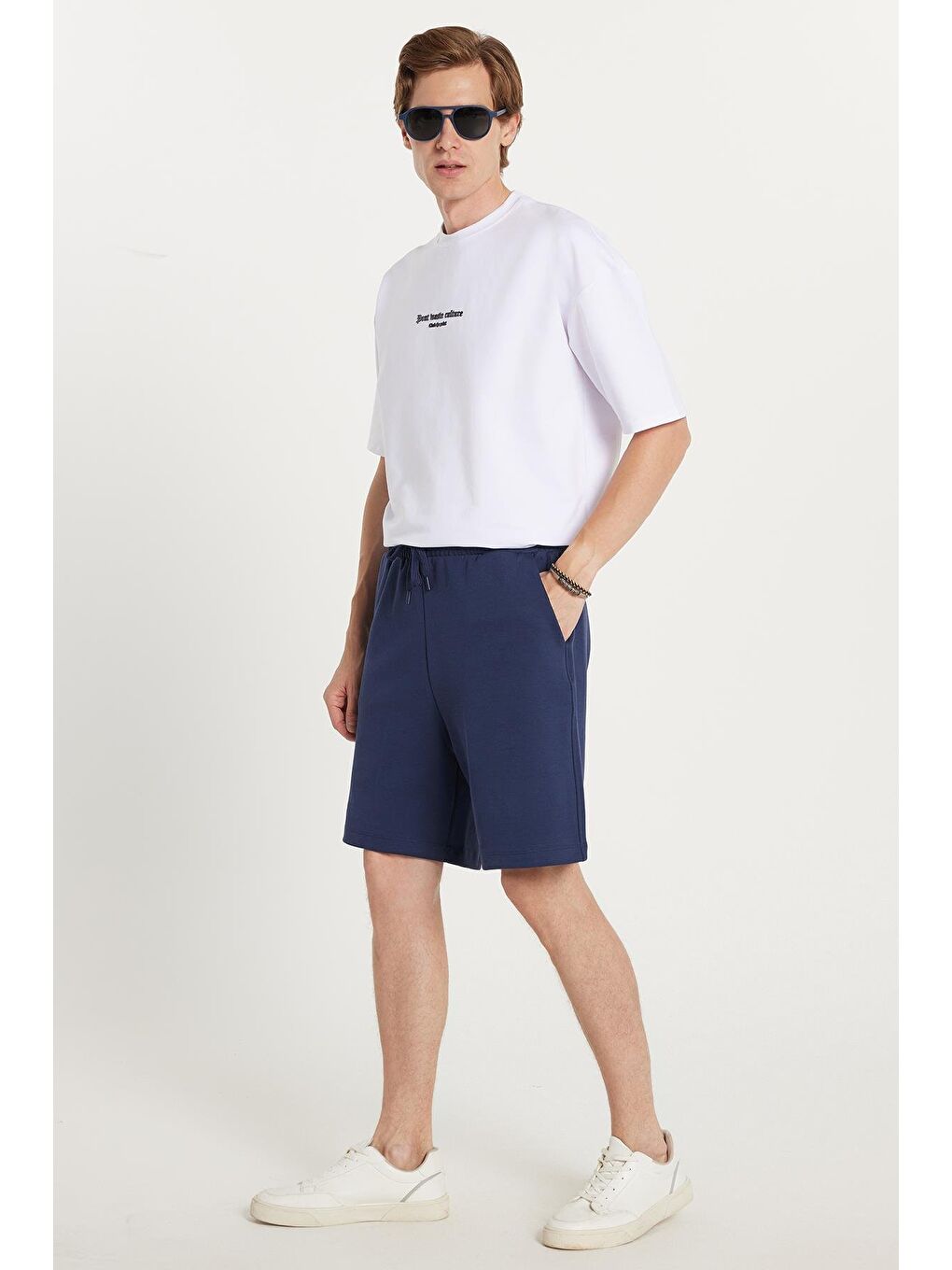 Erkek Relax Fit Rahat Kesim Yandan Cepli Lacivert Bermuda Şort-1