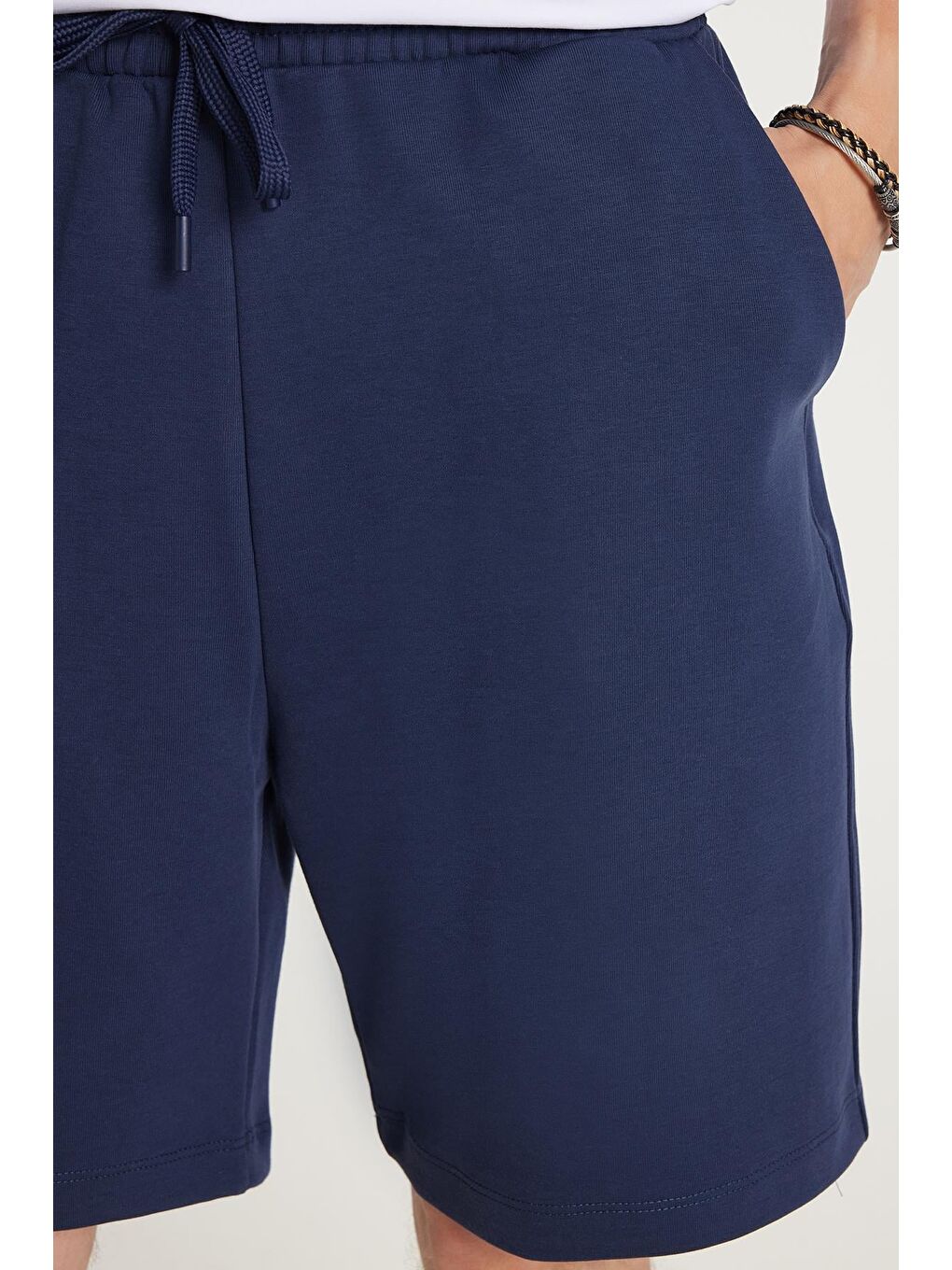 Erkek Relax Fit Rahat Kesim Yandan Cepli Lacivert Bermuda Şort-2