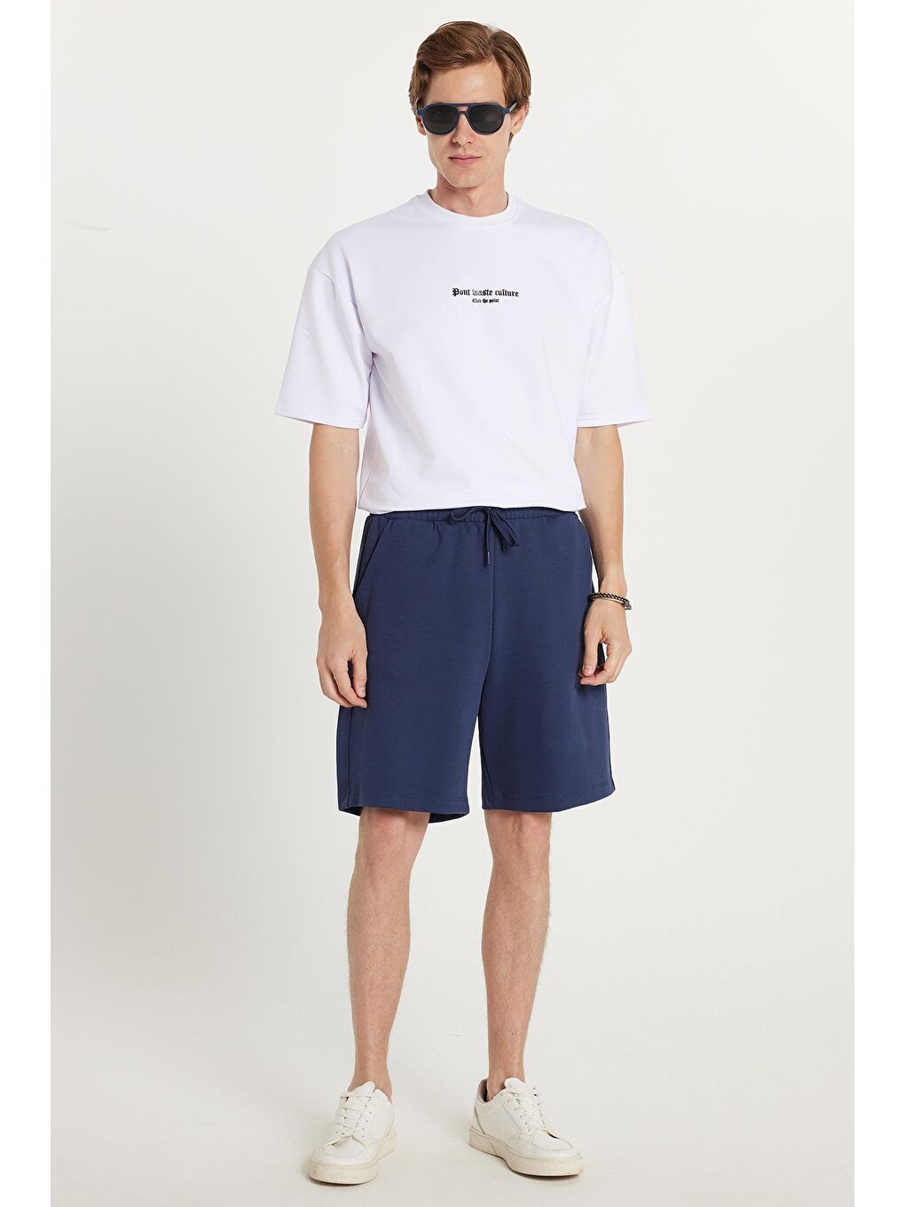 Erkek Relax Fit Rahat Kesim Yandan Cepli Lacivert Bermuda Şort-3