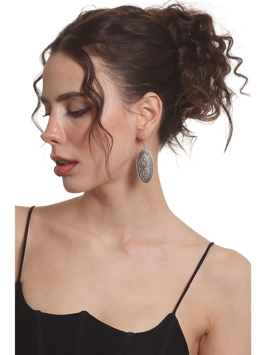 Gri Kadın Antik Gümüş Kaplama Sallantılı Model Etnik Motifli Oval Formlu Küpe-1