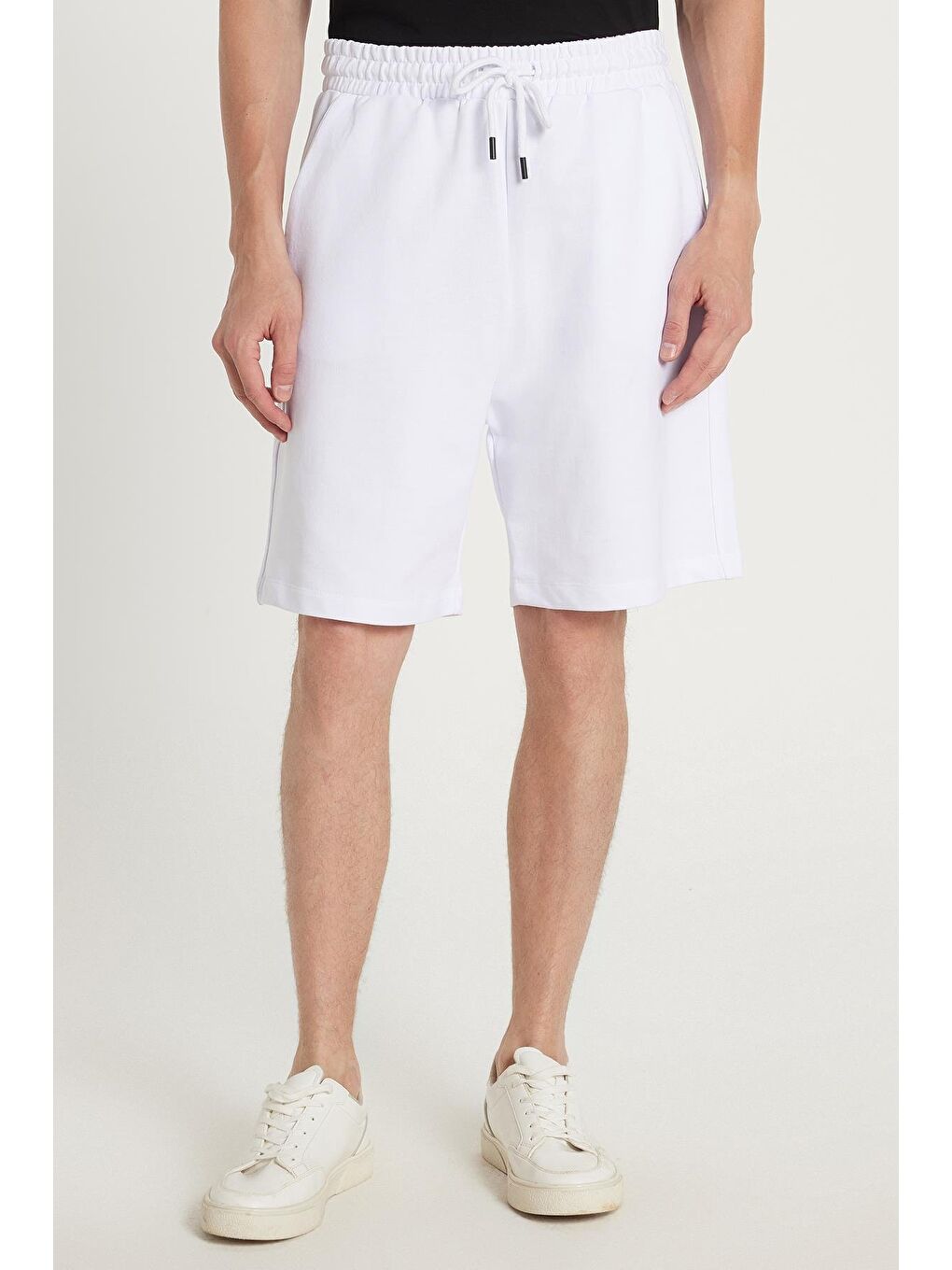 Erkek Relax Fit Rahat Kesim %100 Pamuk Beli Bağcıklı Beyaz Şort