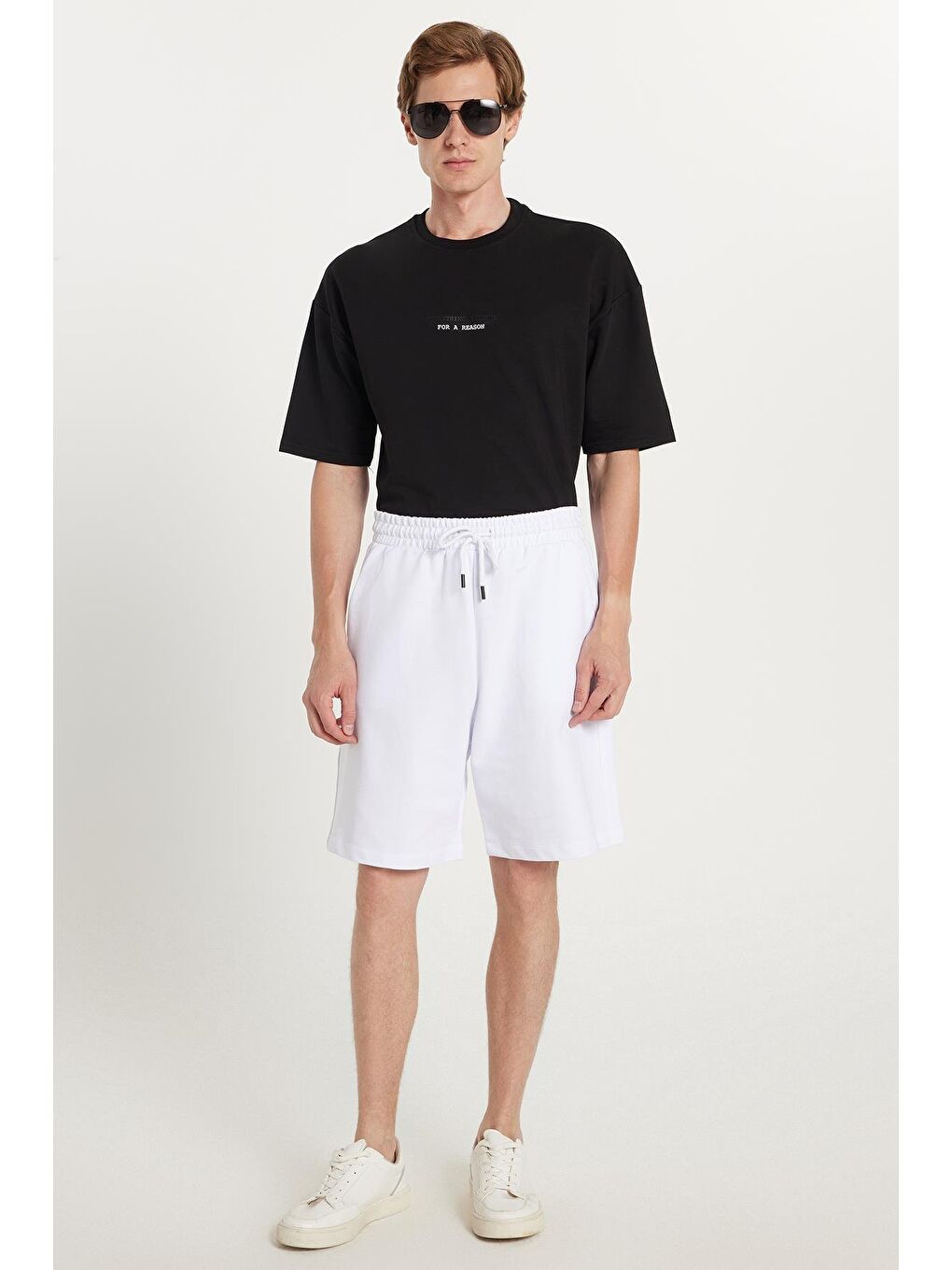 Erkek Relax Fit Rahat Kesim %100 Pamuk Beli Bağcıklı Beyaz Şort-2