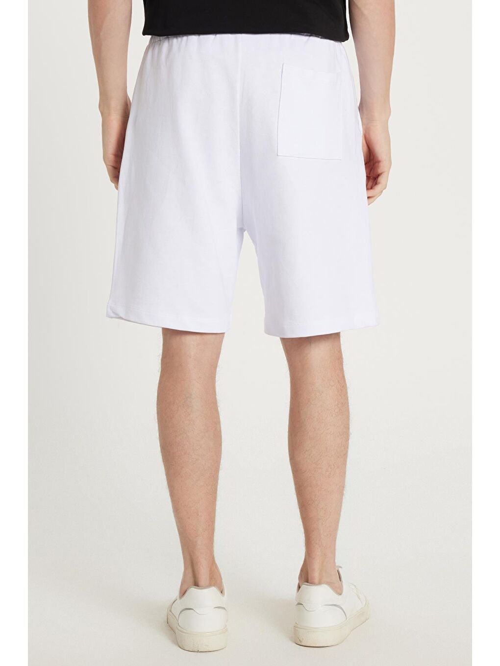 Erkek Relax Fit Rahat Kesim %100 Pamuk Beli Bağcıklı Beyaz Şort-4