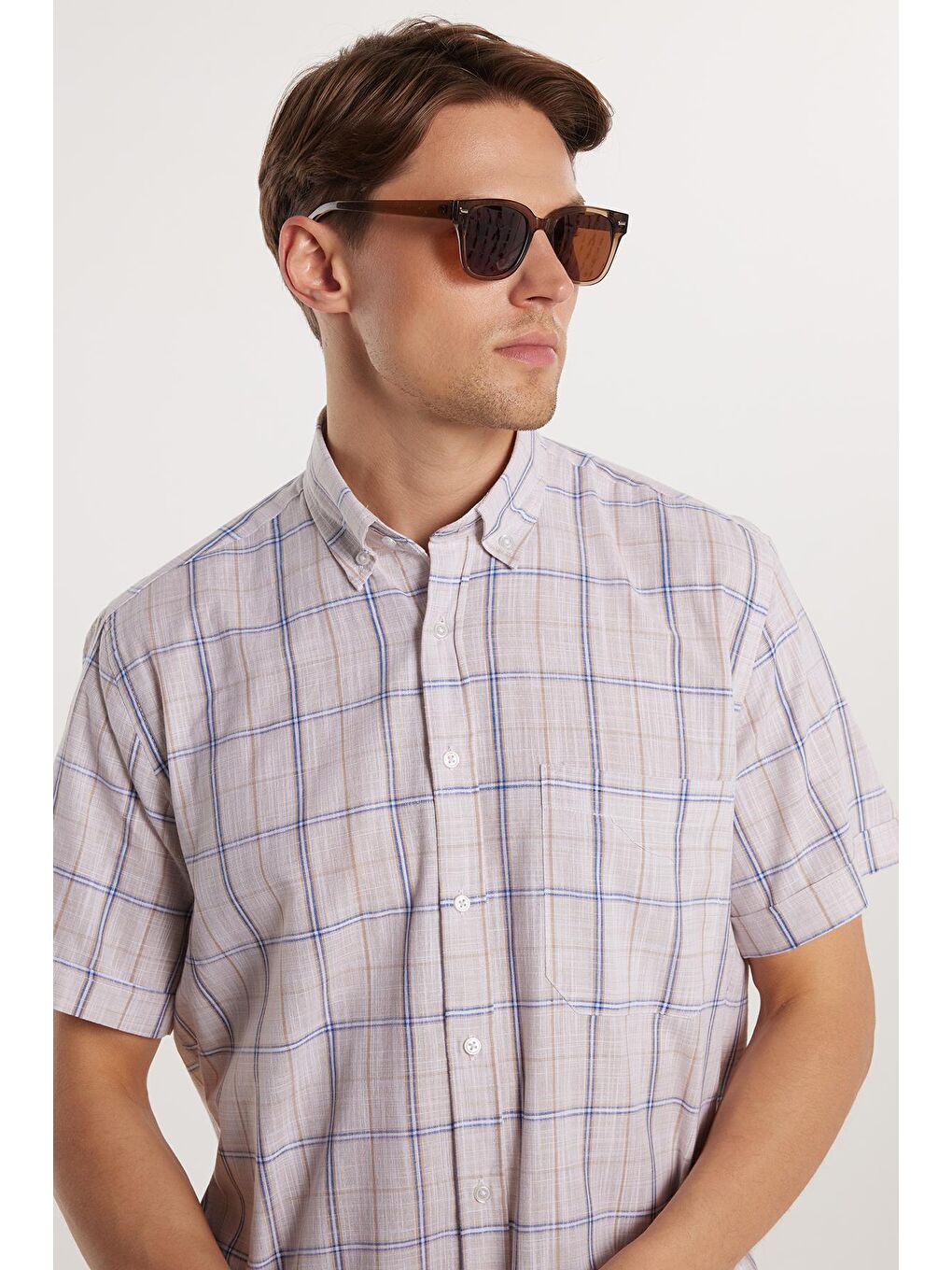 Karışık Erkek Regular Fit Klasik Kesim %100 Pamuk Keten Doku Tek Cepli Kareli Kısa Kollu Düğmeli Yaka Gömlek