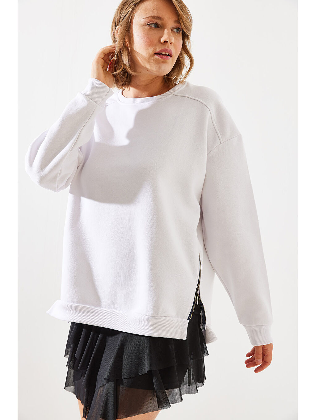 SHADE Beyaz Kadın Bisiklet Yaka Şardonlu Fermuar Detaylı Basic Sweatshirt - 5