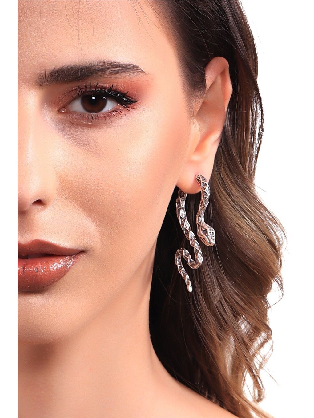 Gri Kadın Antik Gümüş Kaplama Çivili Model Kabartma Baskılı Yılan Küpe-2