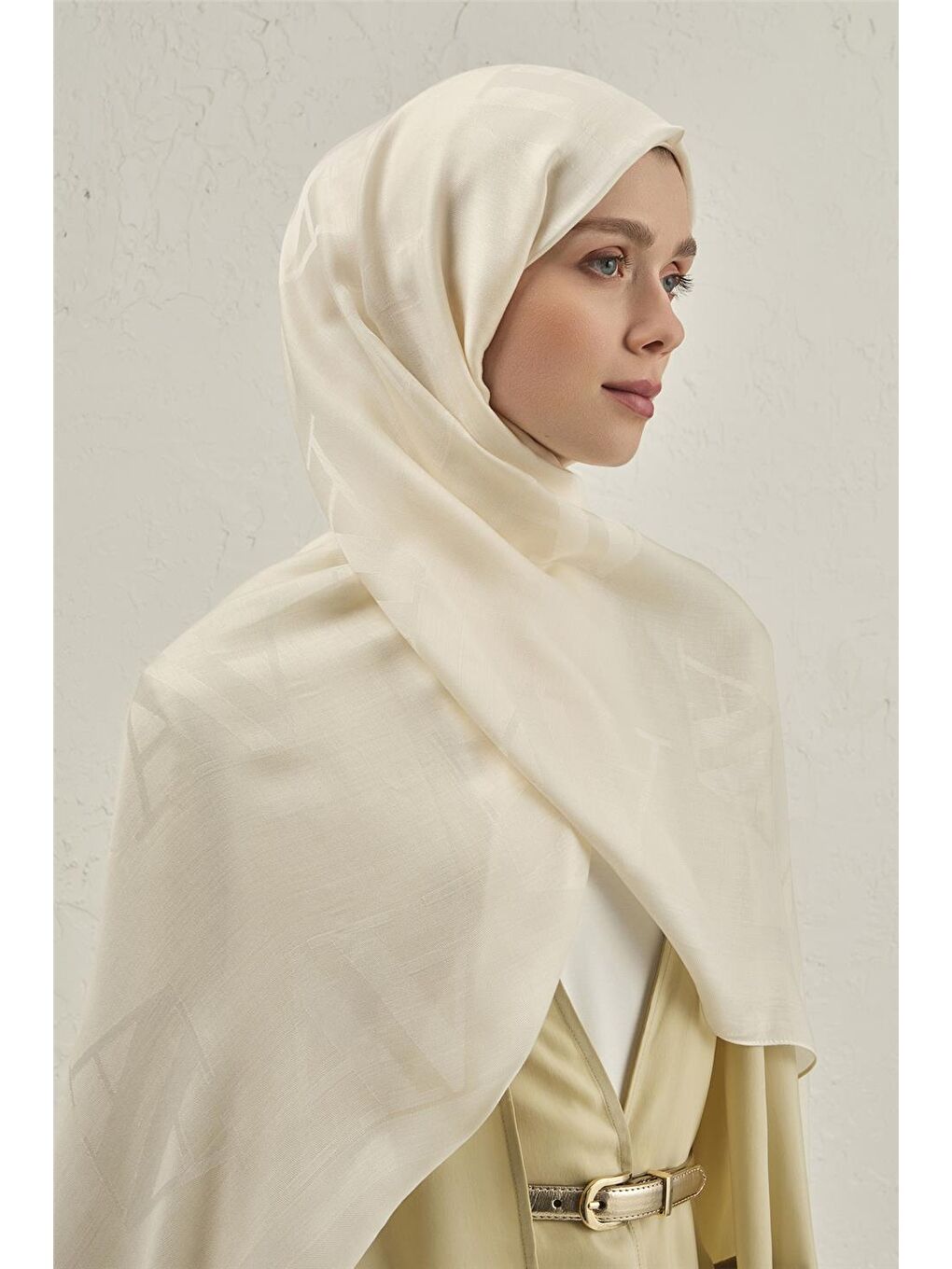 Ekru Woolair Harf Monogram Şal 2 39-1