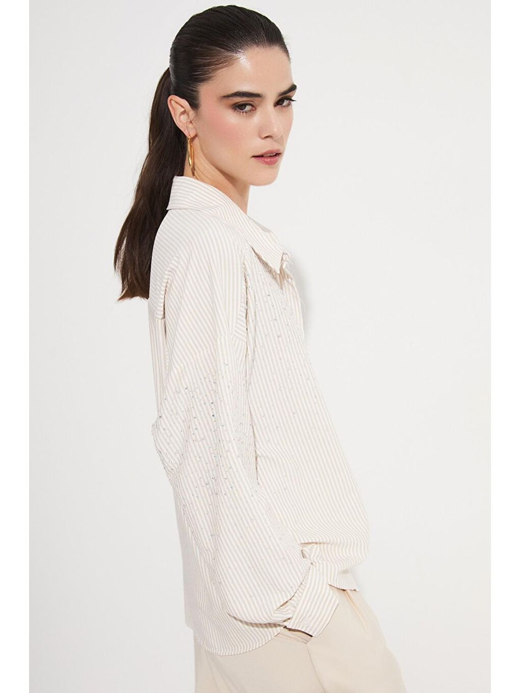 Bej Kadın Taş Detaylı Dokuma Gömlek-2