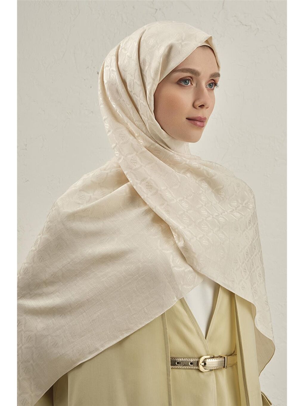 Ekru Pamuk Floş Monogram Zincir Şal 1 60