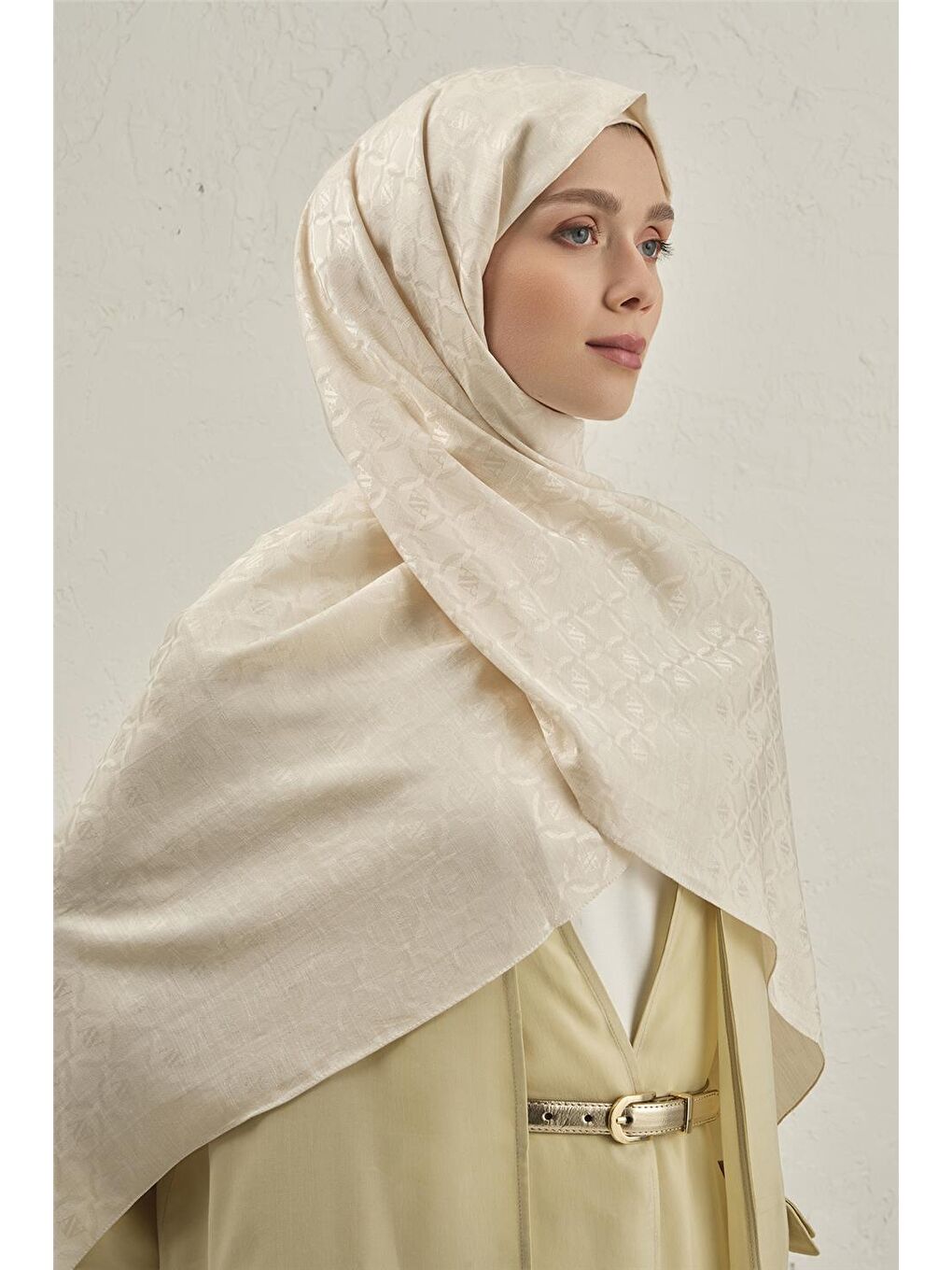 Ekru Pamuk Floş Monogram Zincir Şal 1 60-1