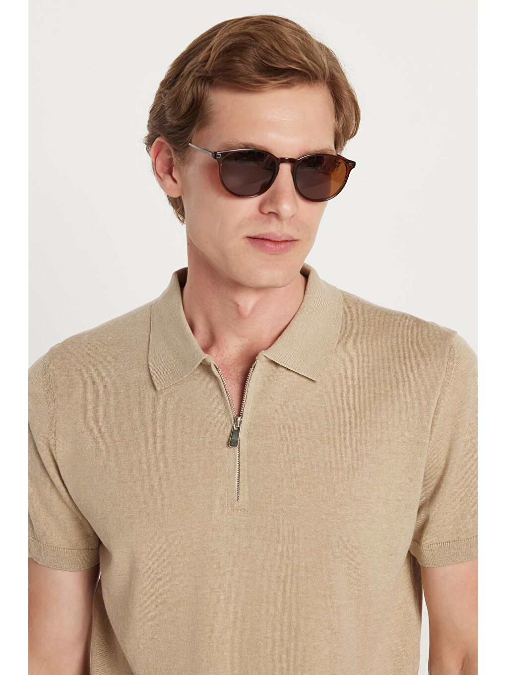 Bej Erkek Slim Fit Dar Kesim Pamuklu Örme Triko Fermuarlı Vizon Polo Yaka Tişört-1