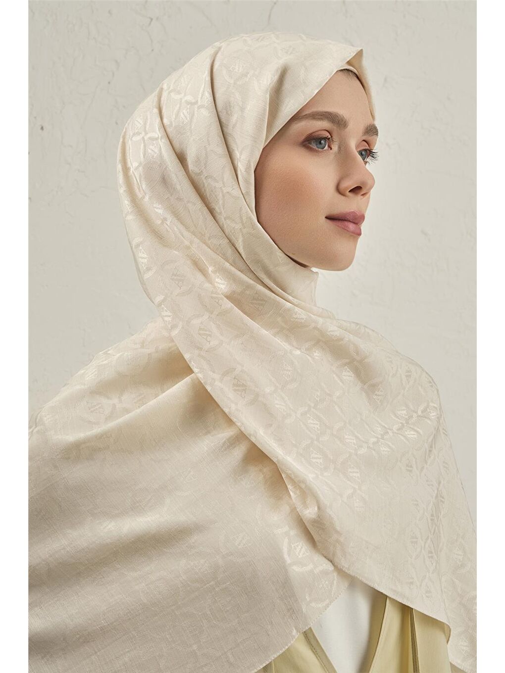 Ekru Pamuk Floş Monogram Zincir Şal 1 60-3