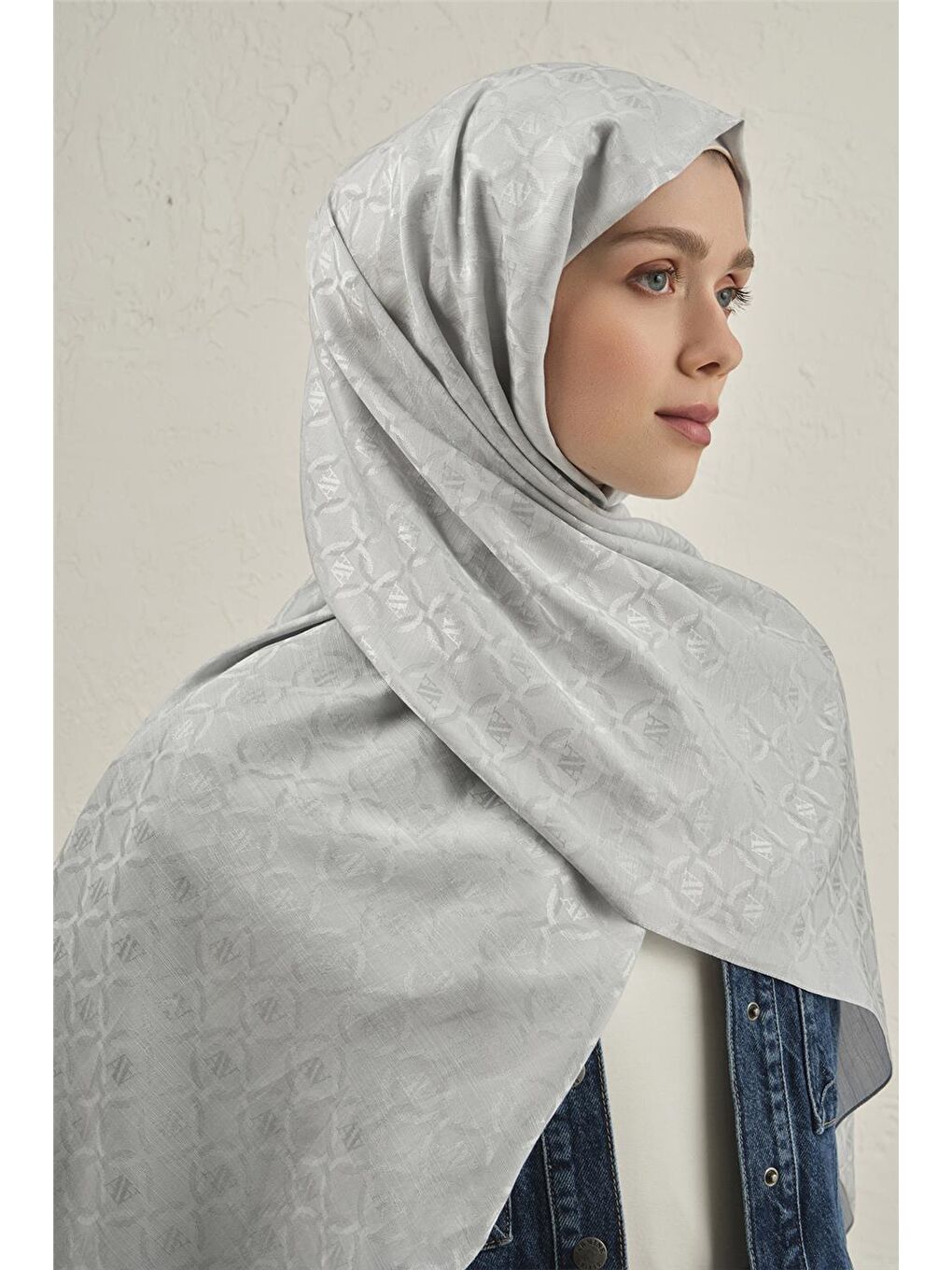 Gri Pamuk Floş Monogram Zincir Şal 1 23-3