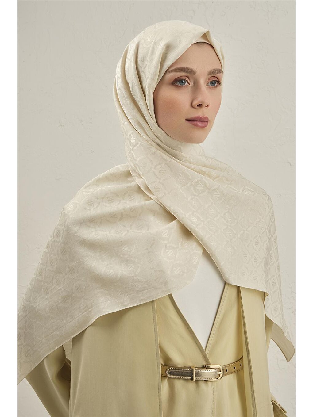 Ekru Pamuk Floş Monogram Zincir Şal 1 06-1