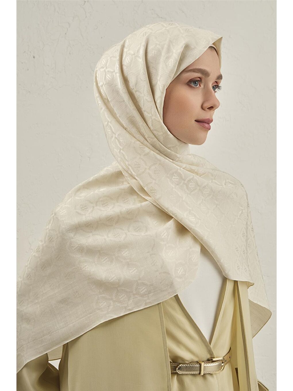 Ekru Pamuk Floş Monogram Zincir Şal 1 06-2