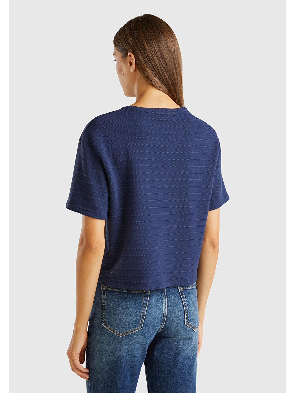 Kadın Lacivert Pamuk Karışımlı Önü Cep Detaylı Yuvarlak Yaka Kısa Tişört-1