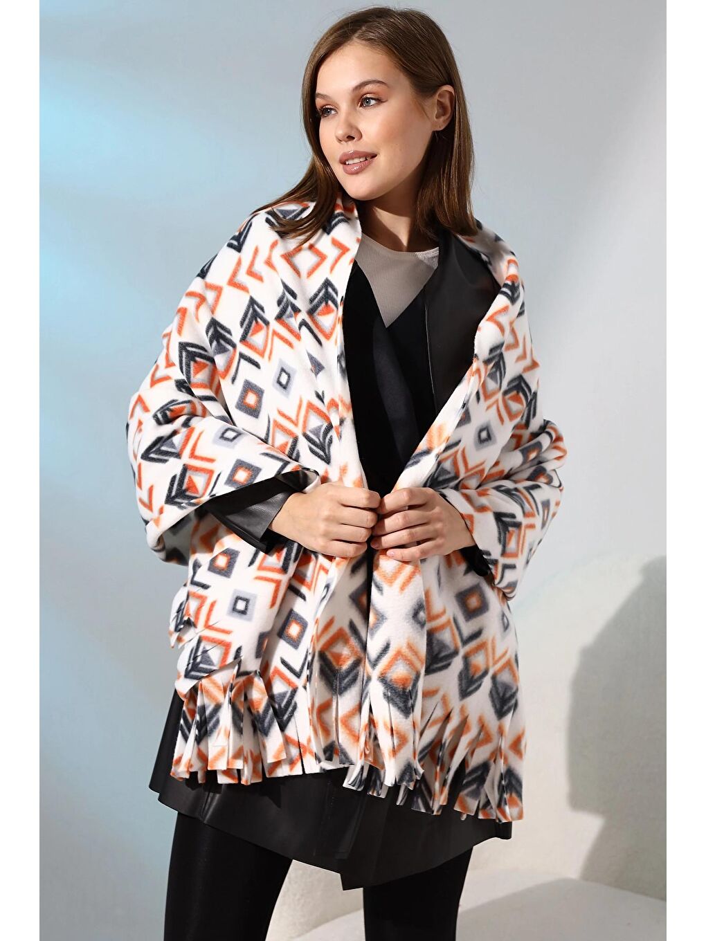 Beyaz Desenli Polar Şal-4