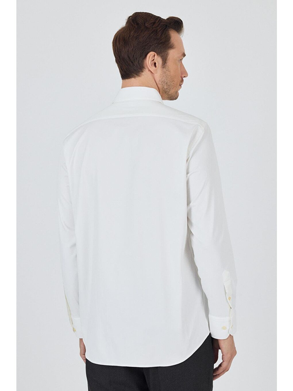 Kahverengi Uzun Kol Düz Bez Ayağı Sert Yaka Cepli Pamuklu Classic Comfort Fit Gömlek 1004250210-4