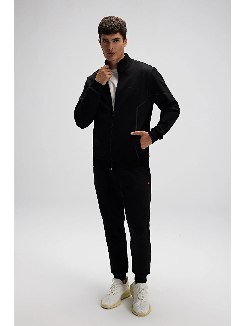 Siyah Logolu Pamuklu Regular Fit Dik Yaka Fermuarlı Sweat EM545-BK-4