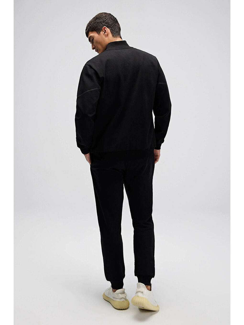 Siyah Logolu Pamuklu Regular Fit Dik Yaka Fermuarlı Sweat EM545-BK-6