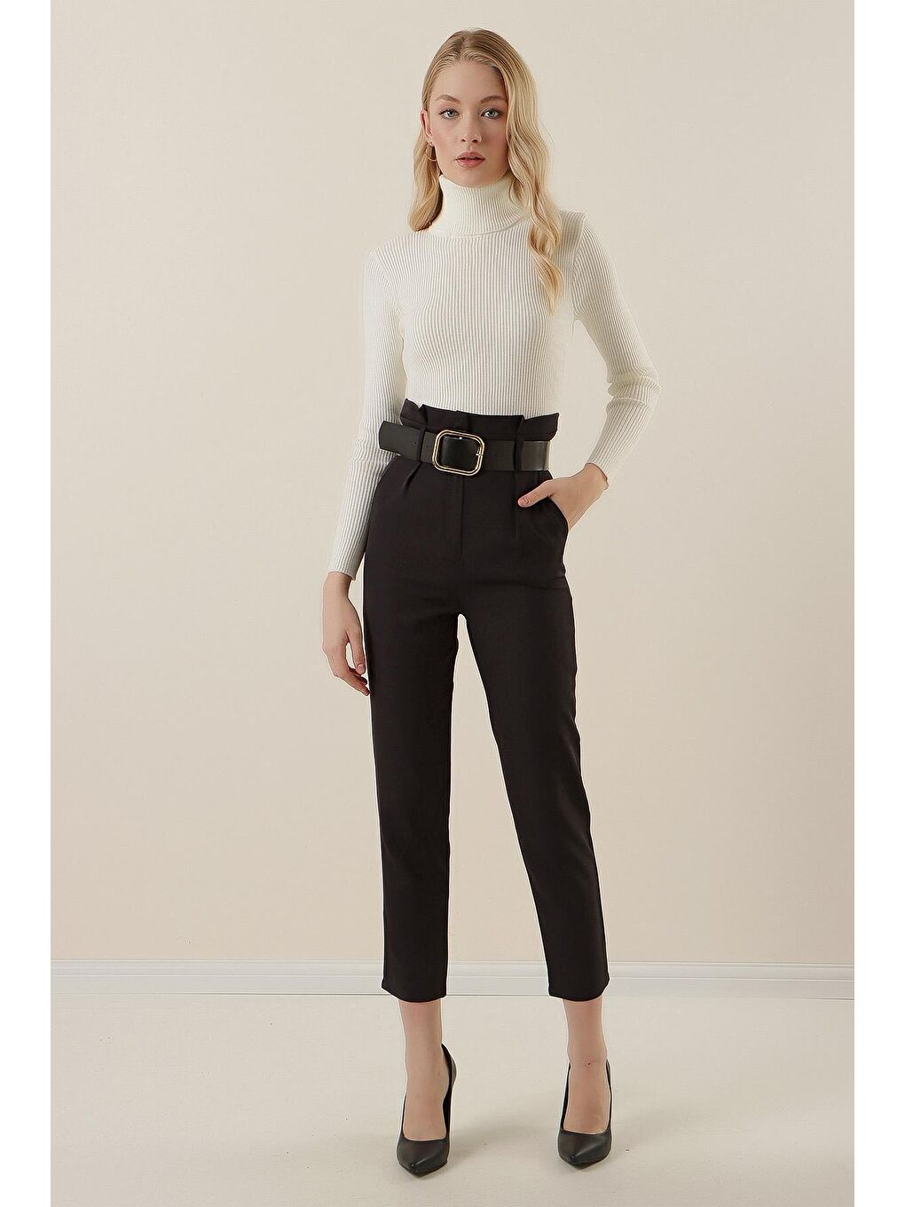 6556 Kemerli Kumaş Pantolon - Siyah