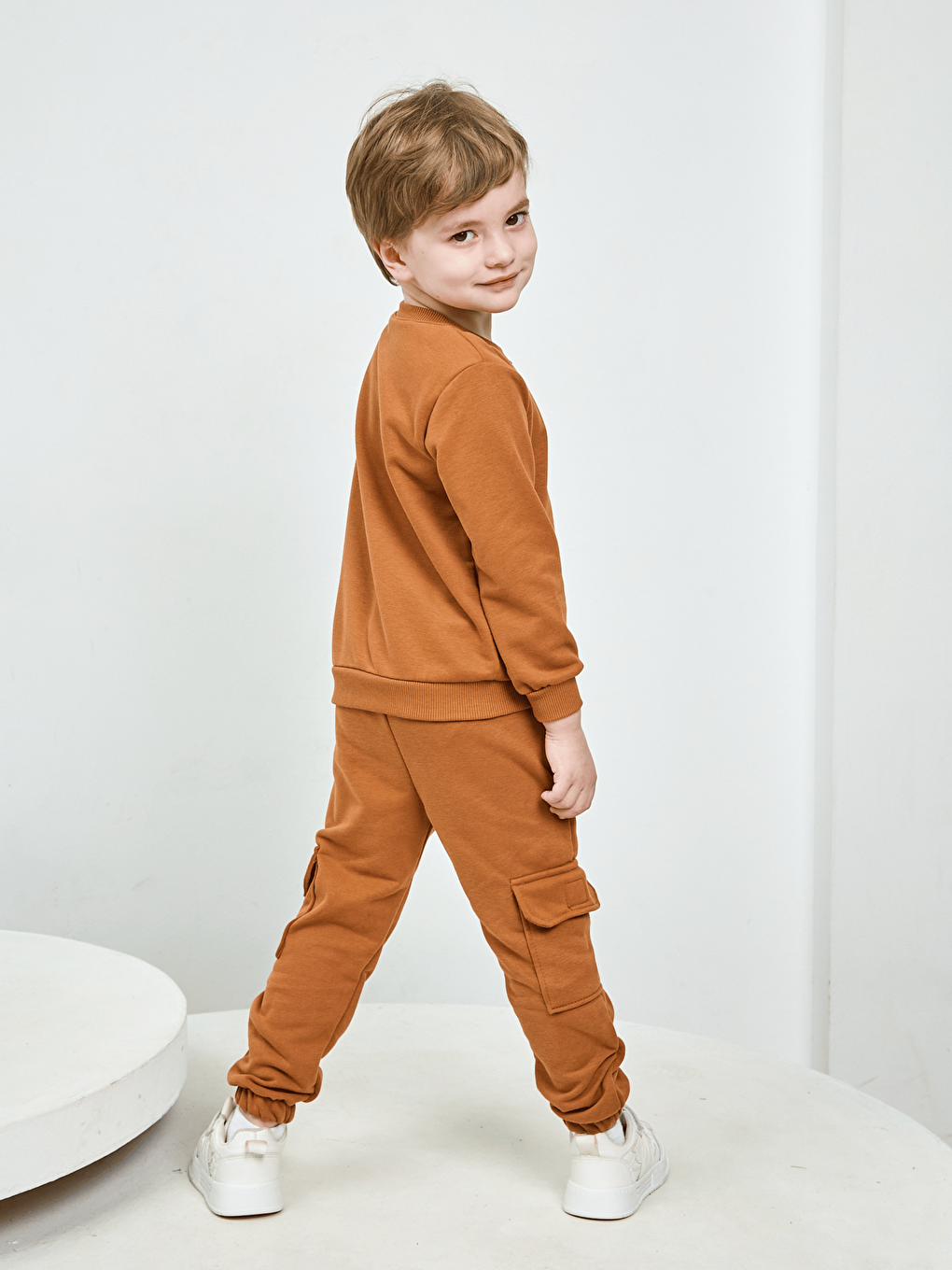 Kahverengi Bisiklet Yaka Erkek Çocuk Basic Sweatshirt ve Eşofman Alt 2'li Takım-1