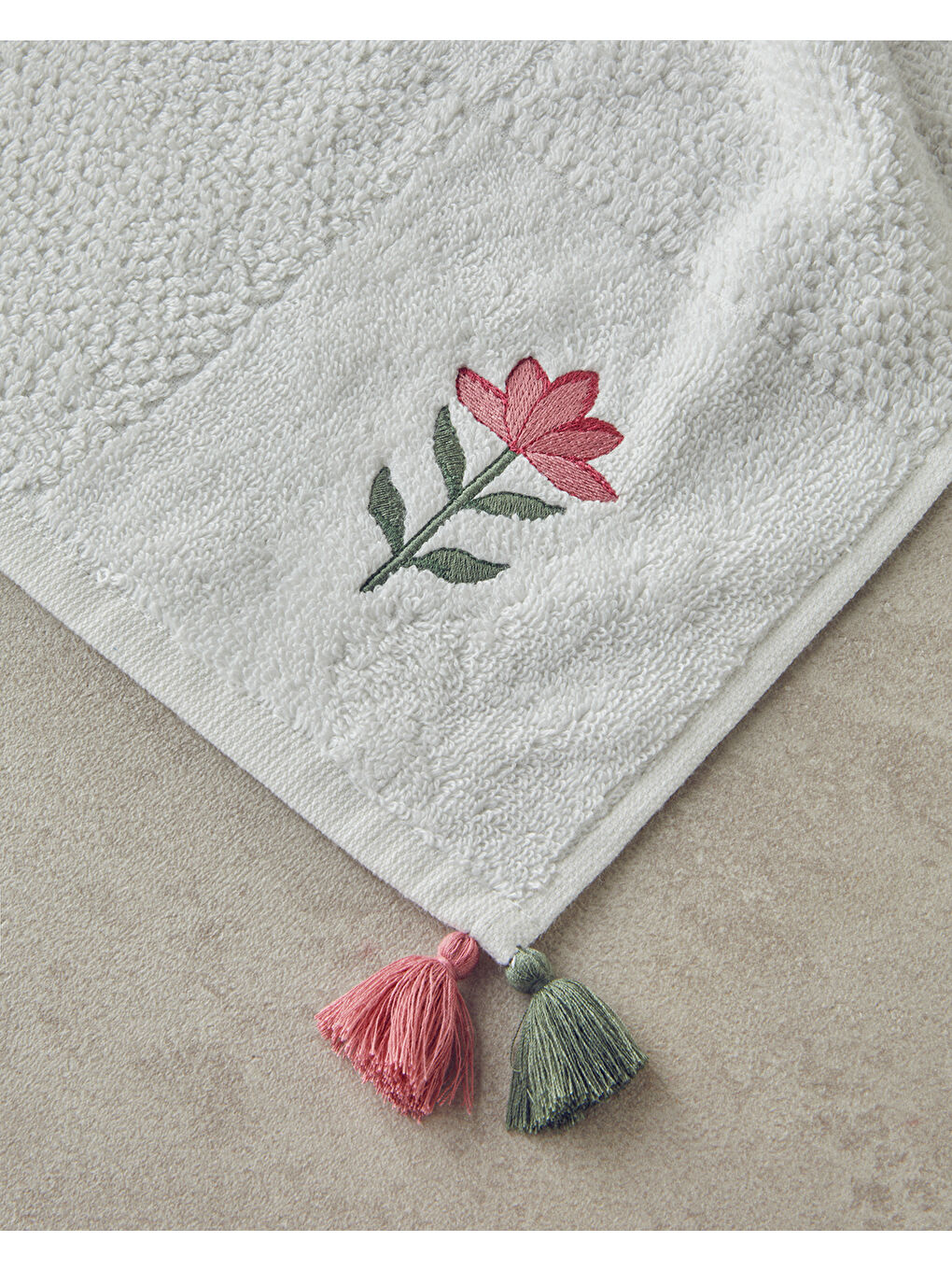 Flower Check Pamuklu Nakışlı Yüz Havlusu Ekru-1