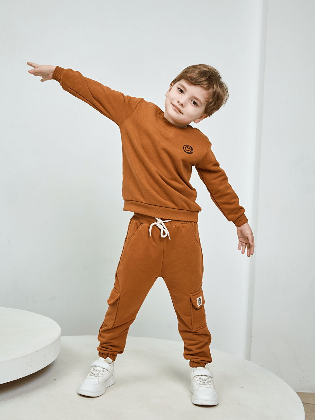 Kahverengi Bisiklet Yaka Erkek Çocuk Basic Sweatshirt ve Eşofman Alt 2'li Takım-2