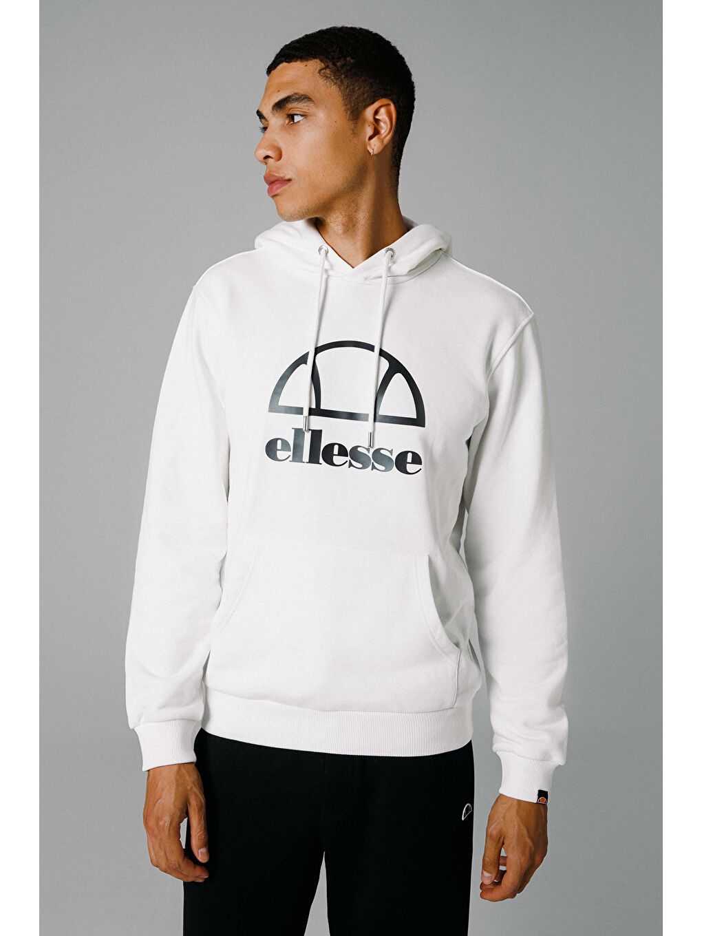 Beyaz Pamuk Karışımlı Regular Fit Kapüşonlu Kanguru Cepli Logolu Sweat EM253-OF