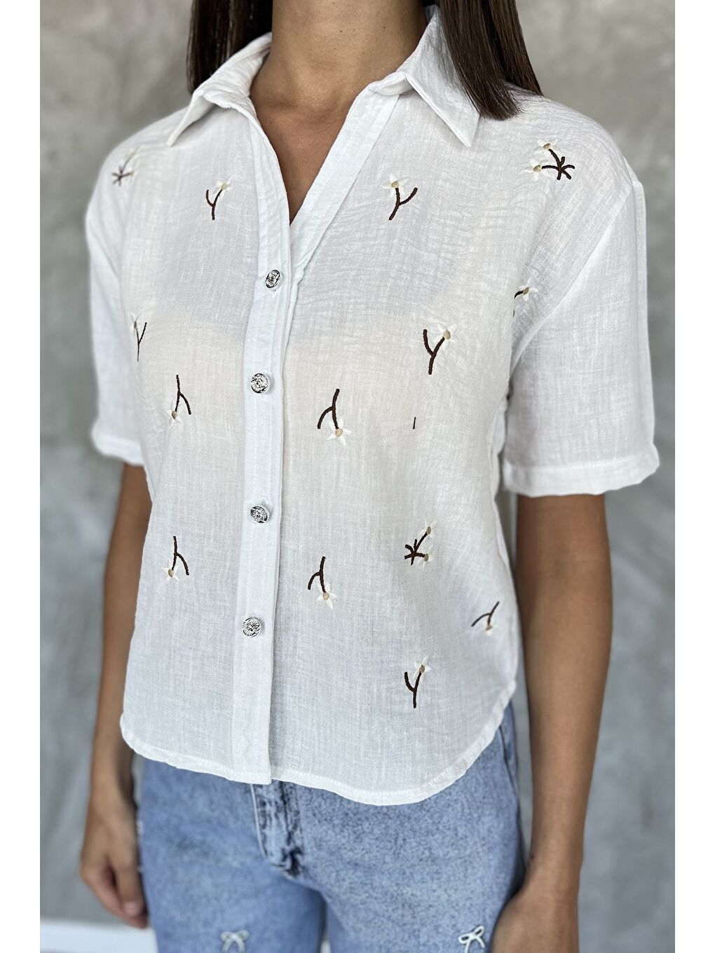 Ekru Kadın Nakışlı Keten Gömlek-3